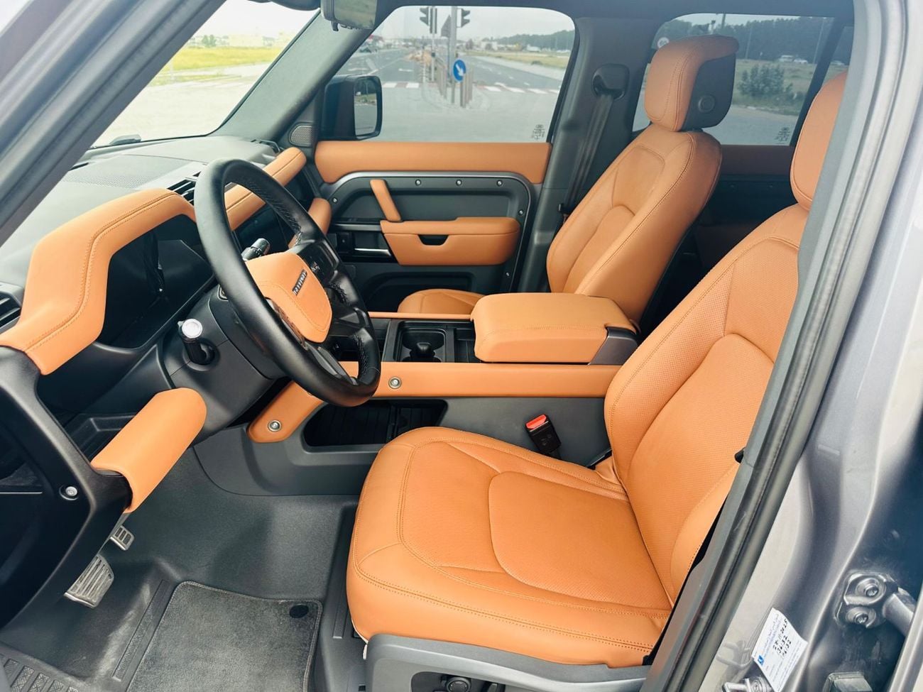 Land Rover Defender P400 110 HSE 3.0L (5 Seater)