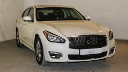 Infiniti Q70