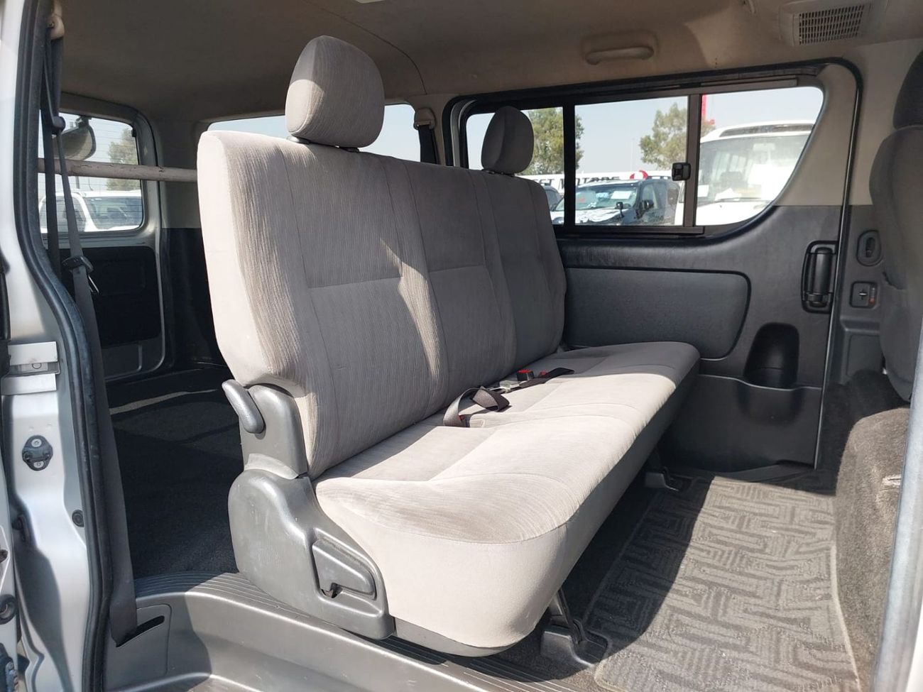 تويوتا هاياس (RAMADAN OFFER) TOYOTA HIACE VAN RHD 2013 MODEL 2.0 L PETROL AUTOMATIC(PM88710)