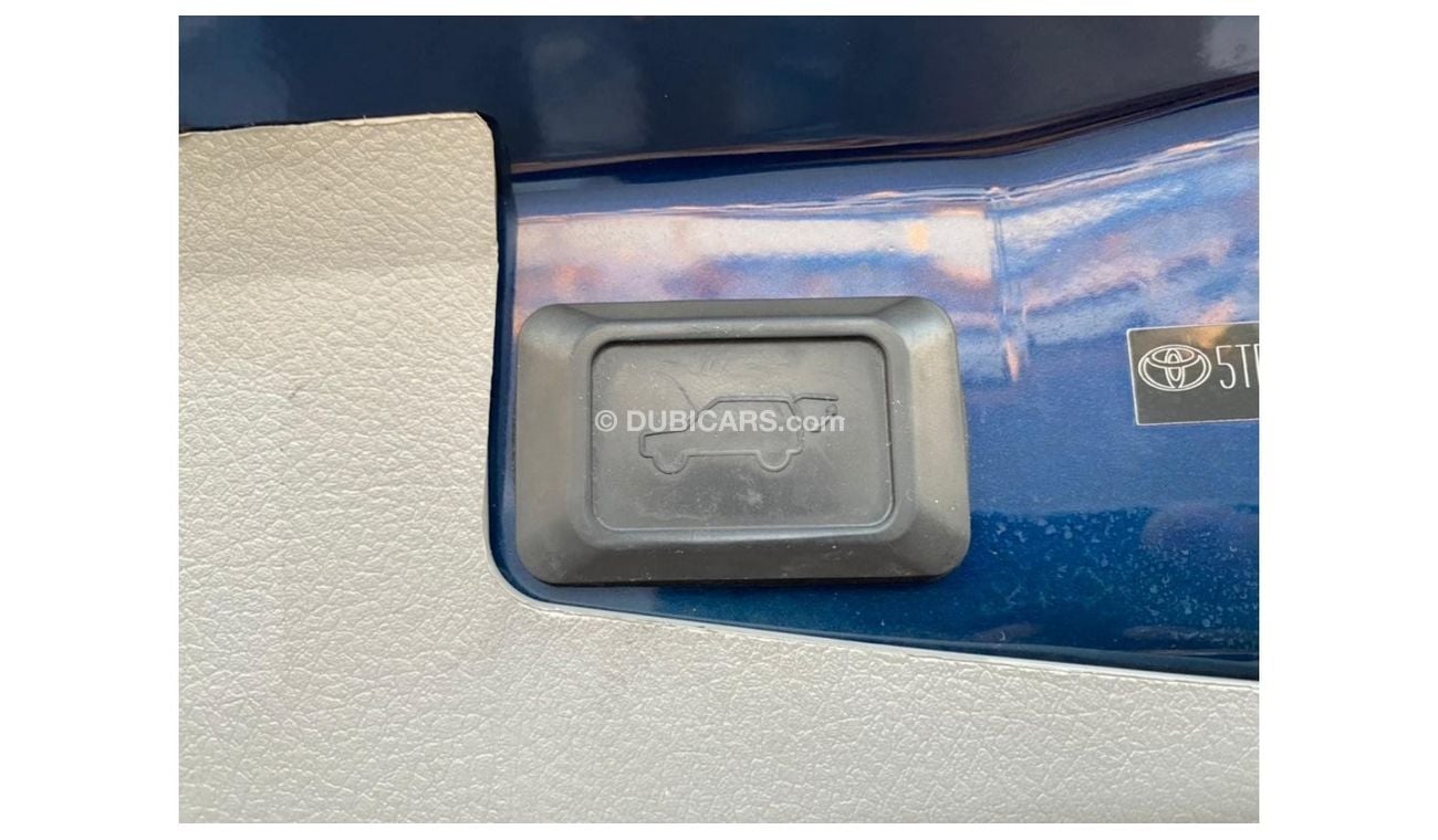 Toyota Highlander 2013 TOYOTA HIGHLANDER 4WD / Full Option / Perfect Condition