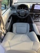 Toyota Sienna XLE Hybrid Sunroof Full Option 2022