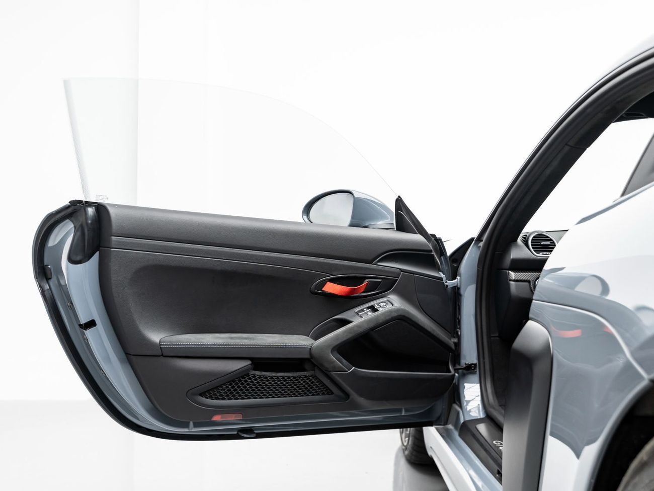 بورش كايمان 718 GT4 RS 4.0L (493 HP) A/T