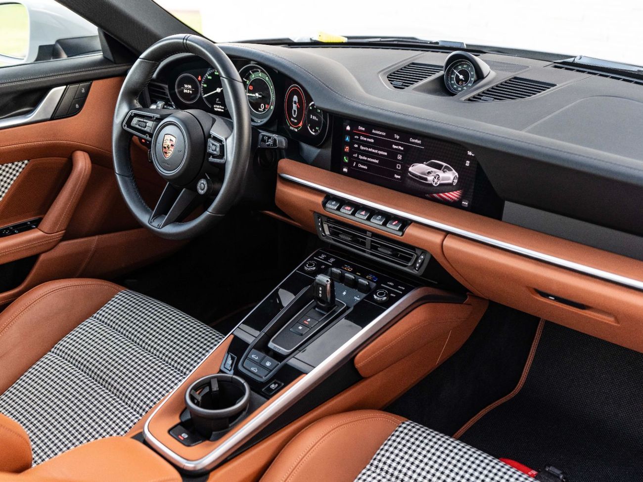 Porsche 911 Carrera S 3.0L (445 HP) Coupe