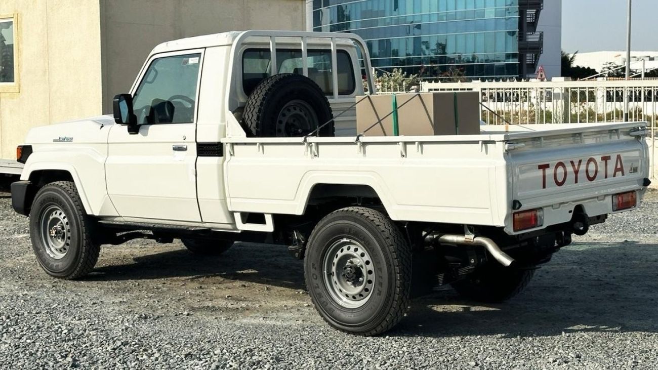 Toyota Land Cruiser Pick Up Toyota/LC79 DSL SC 4.2L /0AEH5 3 seater 2 AIRBAG & ABS NEW FACE MT( for export only )