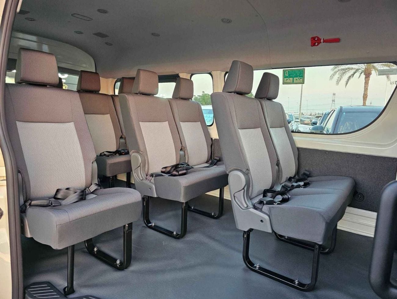 Toyota Hiace GL DX PASSENGER / 3.5L V6 A/T PETROL / DUAL HEATER / DVD CAMERA (CODE# HR3ADA)