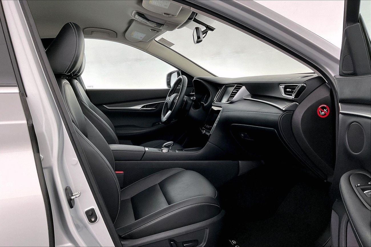 إنفينيتي QX50 Luxe | عرض العيد الحصري | خالية من أضرار الفيضانات