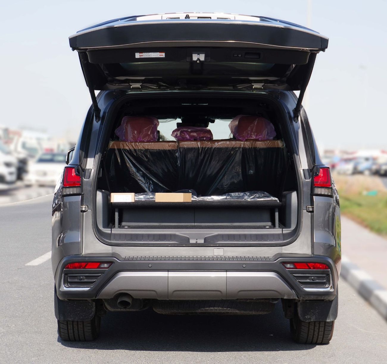 لكزس LX 700h LX700 3.5L HEV (22' ALY, HEAD-UP DISPLAY, 7STR W/ RSE)