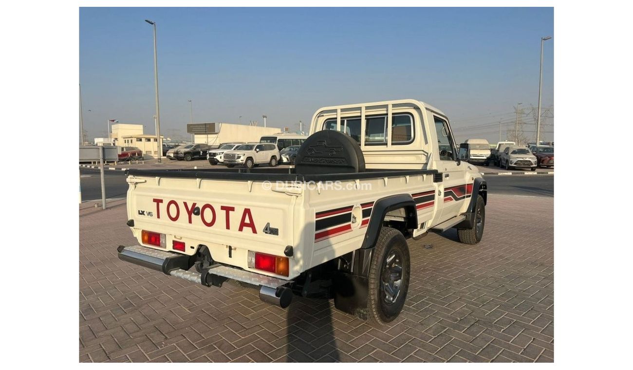 Toyota Land Cruiser Pick Up TOYOTA_LC_PICK_UP_79TH_SINGLE_4.0L_2023_FULL_OPTIONS_WHITE_BEIGE