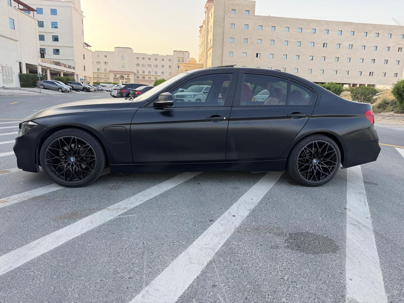 BMW 330e BMW