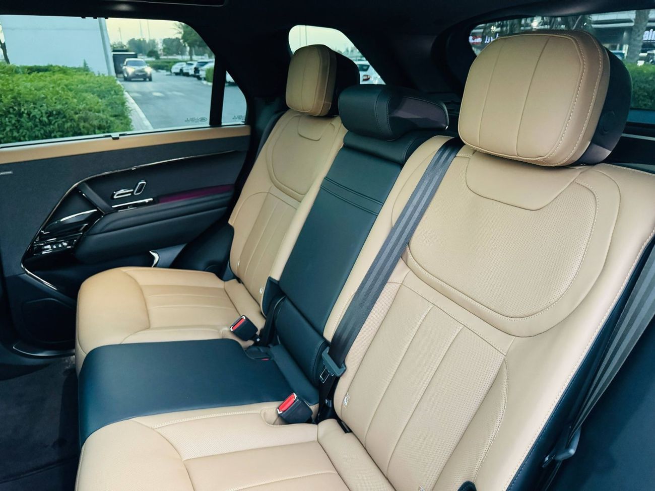 Land Rover Range Rover Sport Dynamic HSE P400 3.0L GCC SPEC UNDER WARRANTY AND SERVICE CONTRACT