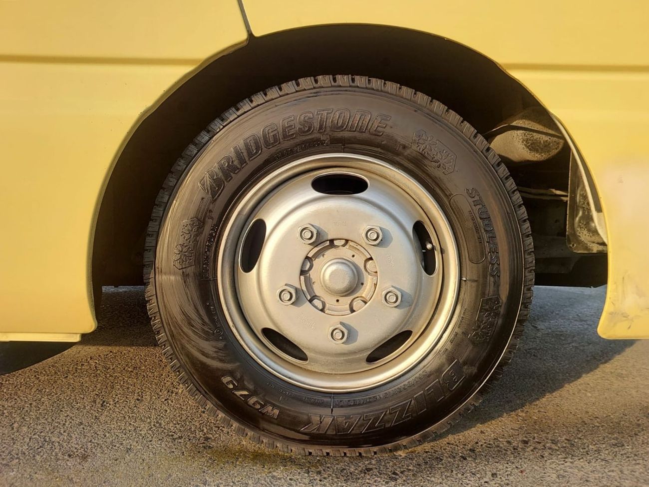 Isuzu Journey ISUZU JOURNEY BUS RHD 2003 MODEL 4.1 L DIESEL MANUAL(PM720009)