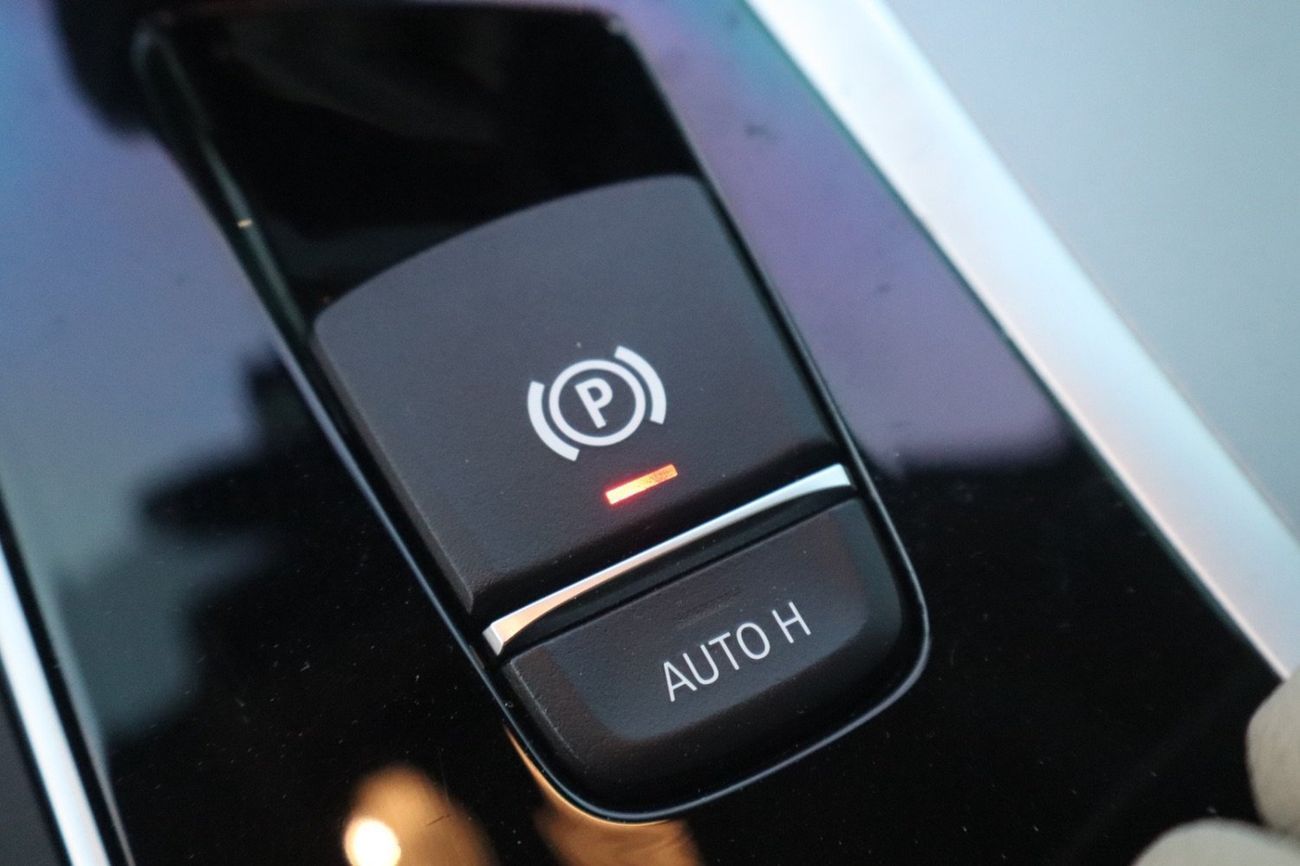 بي أم دبليو 520i Executive 1.6L