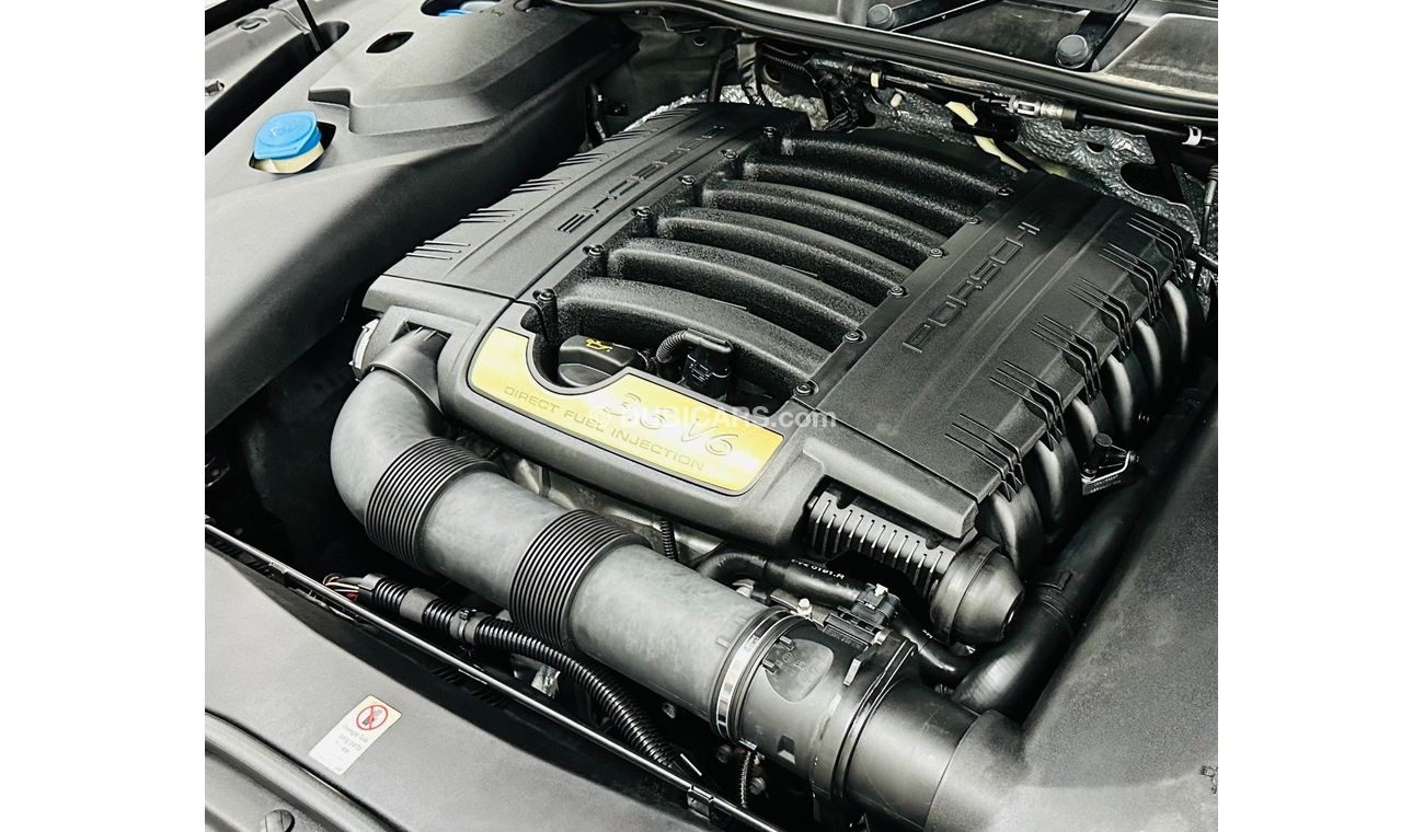 Porsche Cayenne Std GCC .. FSH .. Low Milegea .. Perfect Condition .. Top Range ..  V6.