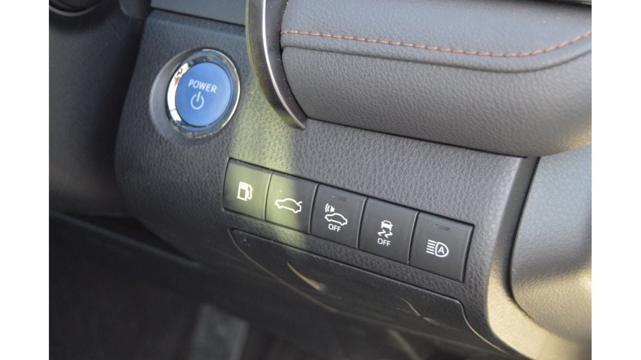 Toyota Camry Hybrid full option