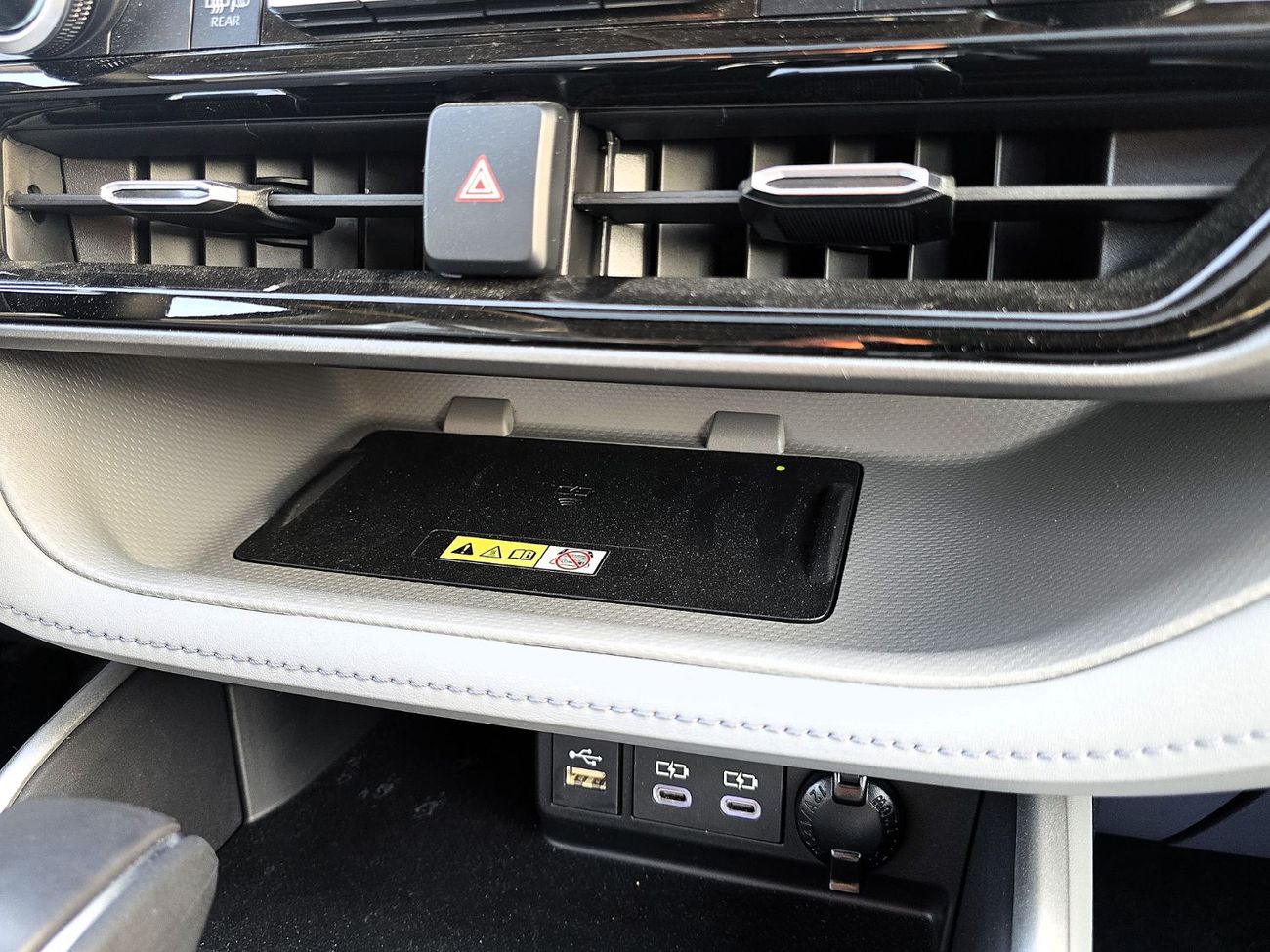 تويوتا هايلاندر NEW Highlander GLE 2.5L Hybrid 2023, 4WD, SUV, grey color