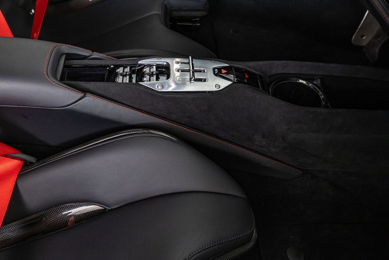 Ferrari SF90 Spider Ferrari SF 90 Spyder Hybrid - Red - 2023 - Perfect Condition