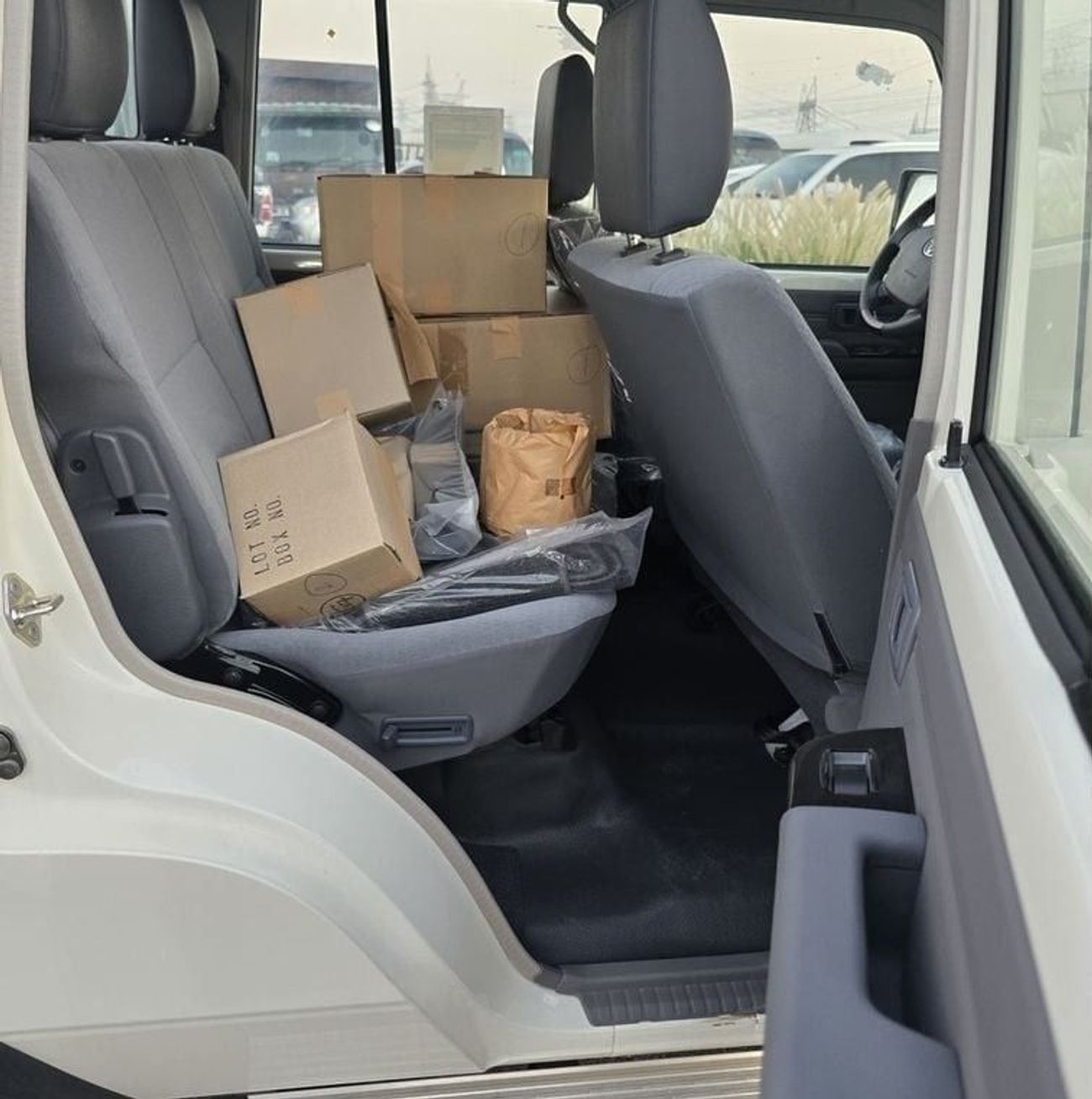 Toyota Land Cruiser Pick Up 2023 LC79 4.5L V8 Diesel MT Full option