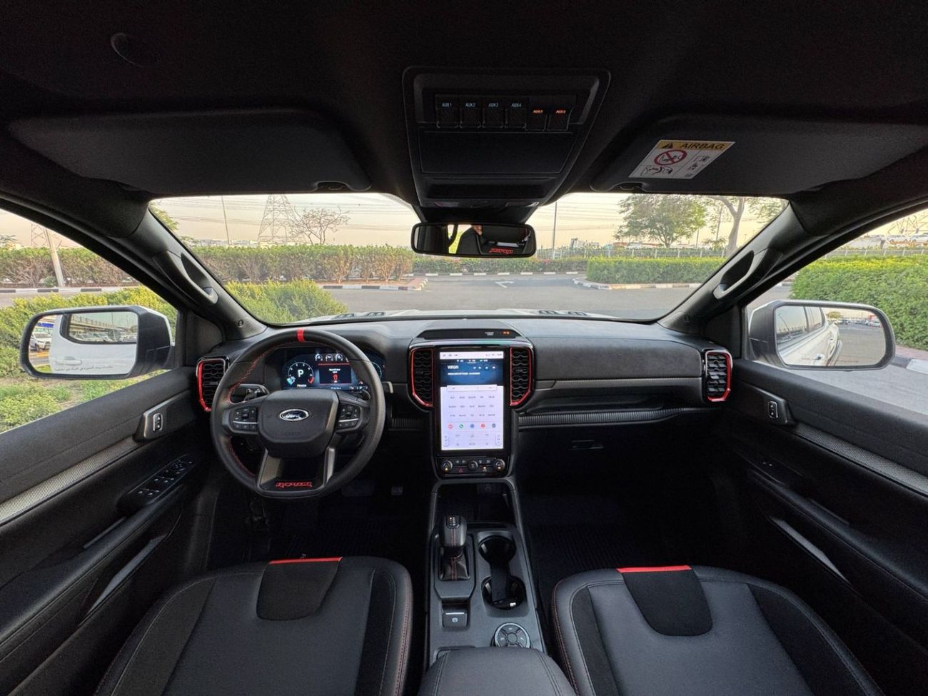 فورد رانجر Raptor 3.0T (392 HP) V6 GCC SPEC UNDER WARRANTNEAT AND CLEAN