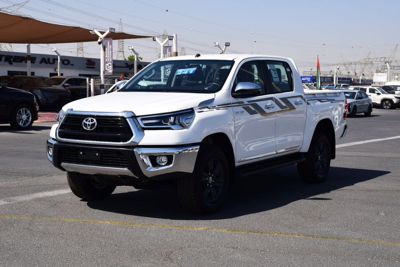 تويوتا هيلوكس 2.7L (4x4) Petrol SR5