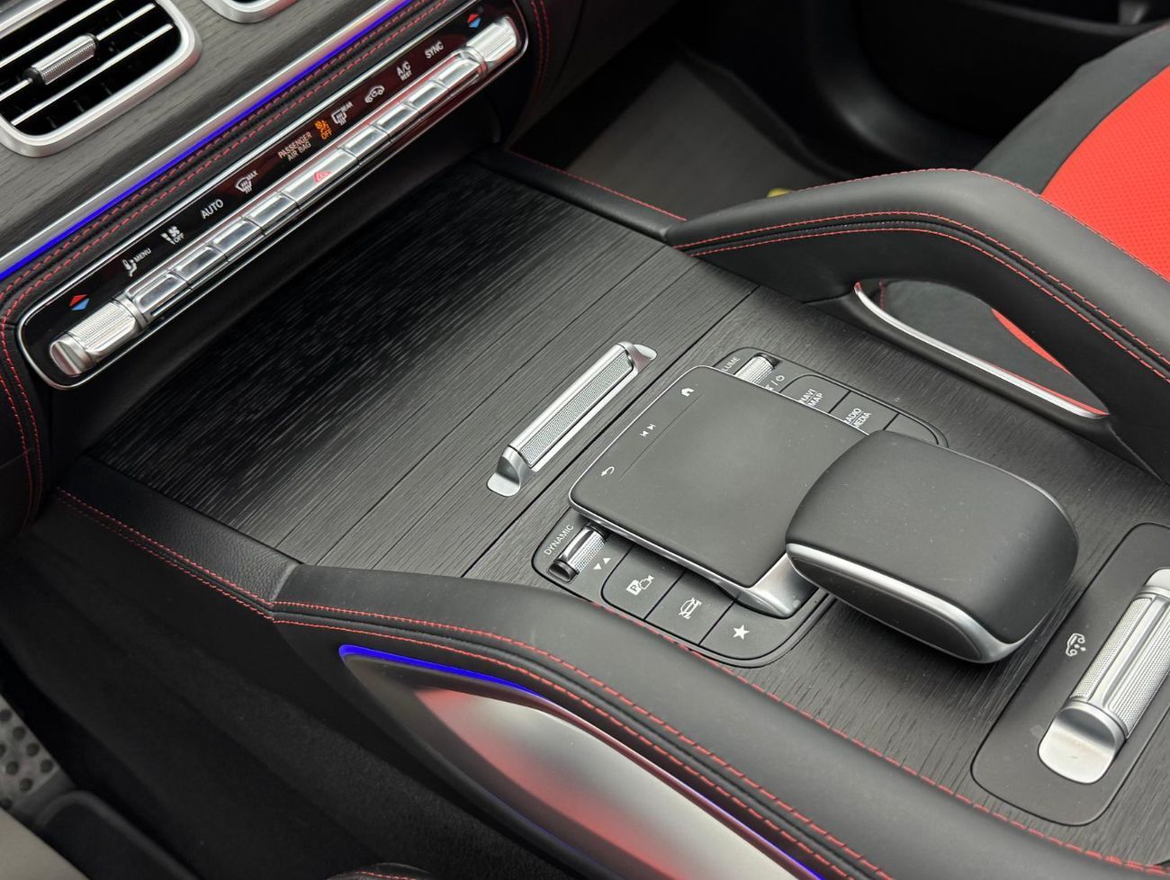 مرسيدس بنز GLE 53 AMG كوبيه 2024 Mercedes-AMG GLE 53 4MATIC+, Night Pack, Fully Loaded, 2029 Agency Warranty+ Service Contract,