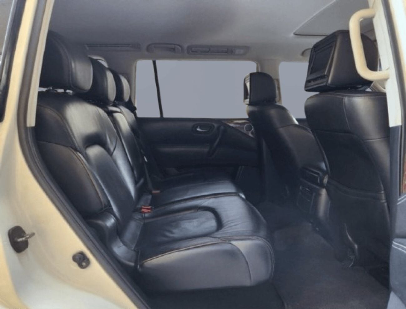 نيسان باترول LE T2 TITANIUM LE Titanium 5.6L Excellent condition - Large Engine
