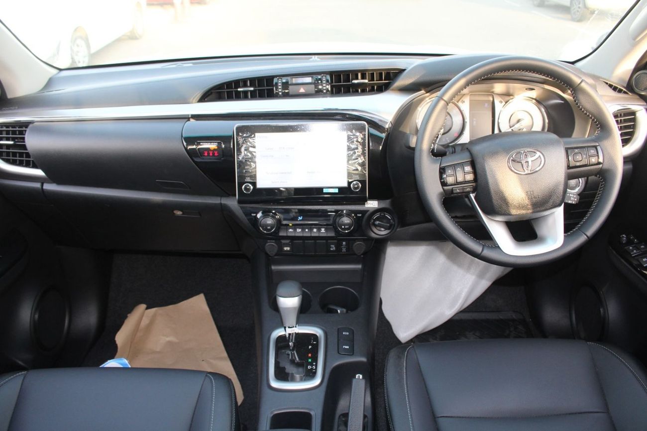 Toyota Hilux Toyota Hilux RHD 2.8L diesel engine white colour