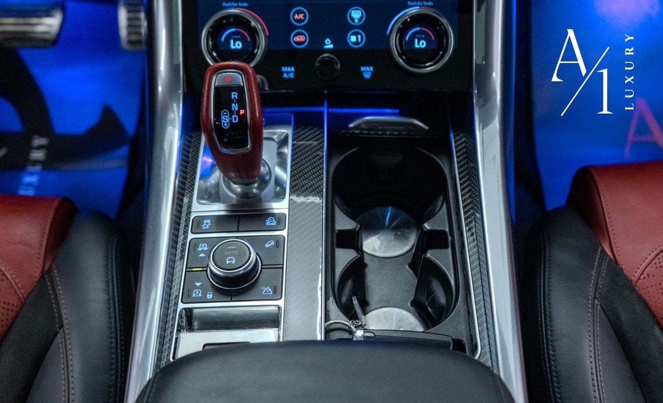 لاند روفر رينج روفر سبورت 2019 Range Rover SVR, Fully Loaded, Excellent Condition, Carbon Fibre Package, GCC Spec