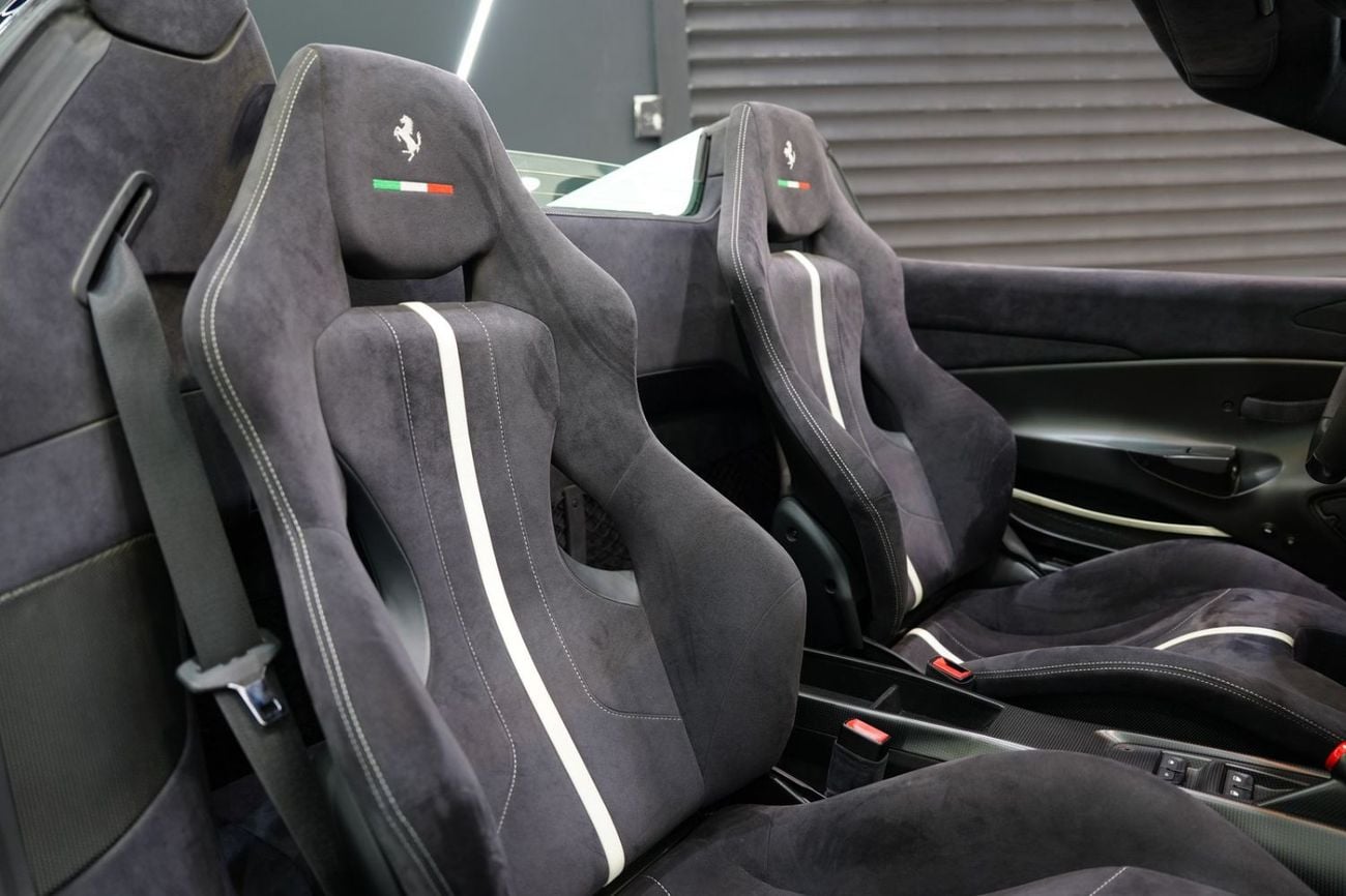 فيراري 488 بيستا  2018 Ferrari 488 Pista, Atelier Ferrari, Apple CarPlay, JBL Audio, Special Exterior Carbon Pack, Al
