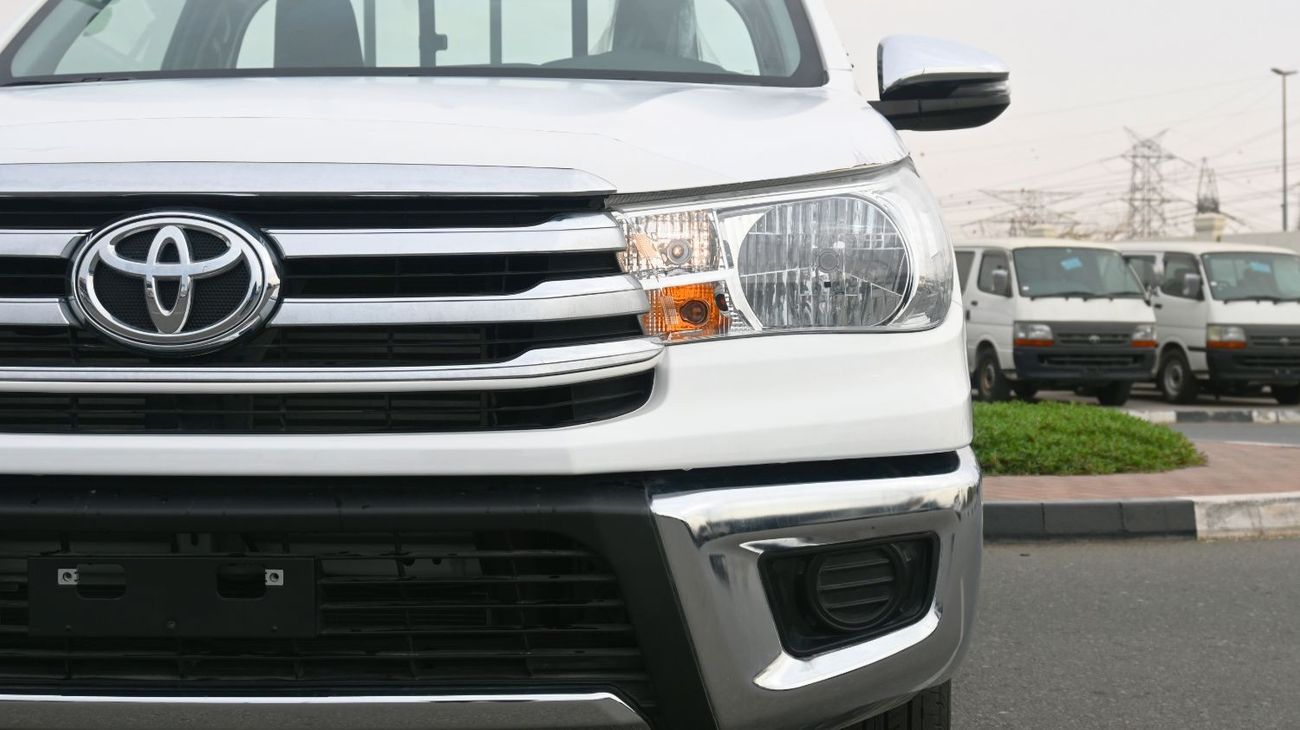 تويوتا هيلوكس Toyota Hilux 2024 Single Cab 2.4L Diesel Transmission Manual 5 Cargo Hooks White outside Black insid