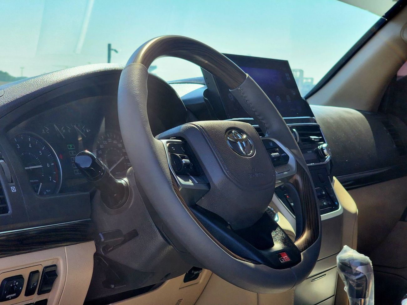 تويوتا لاند كروزر GX.R V8 upgrade 2024