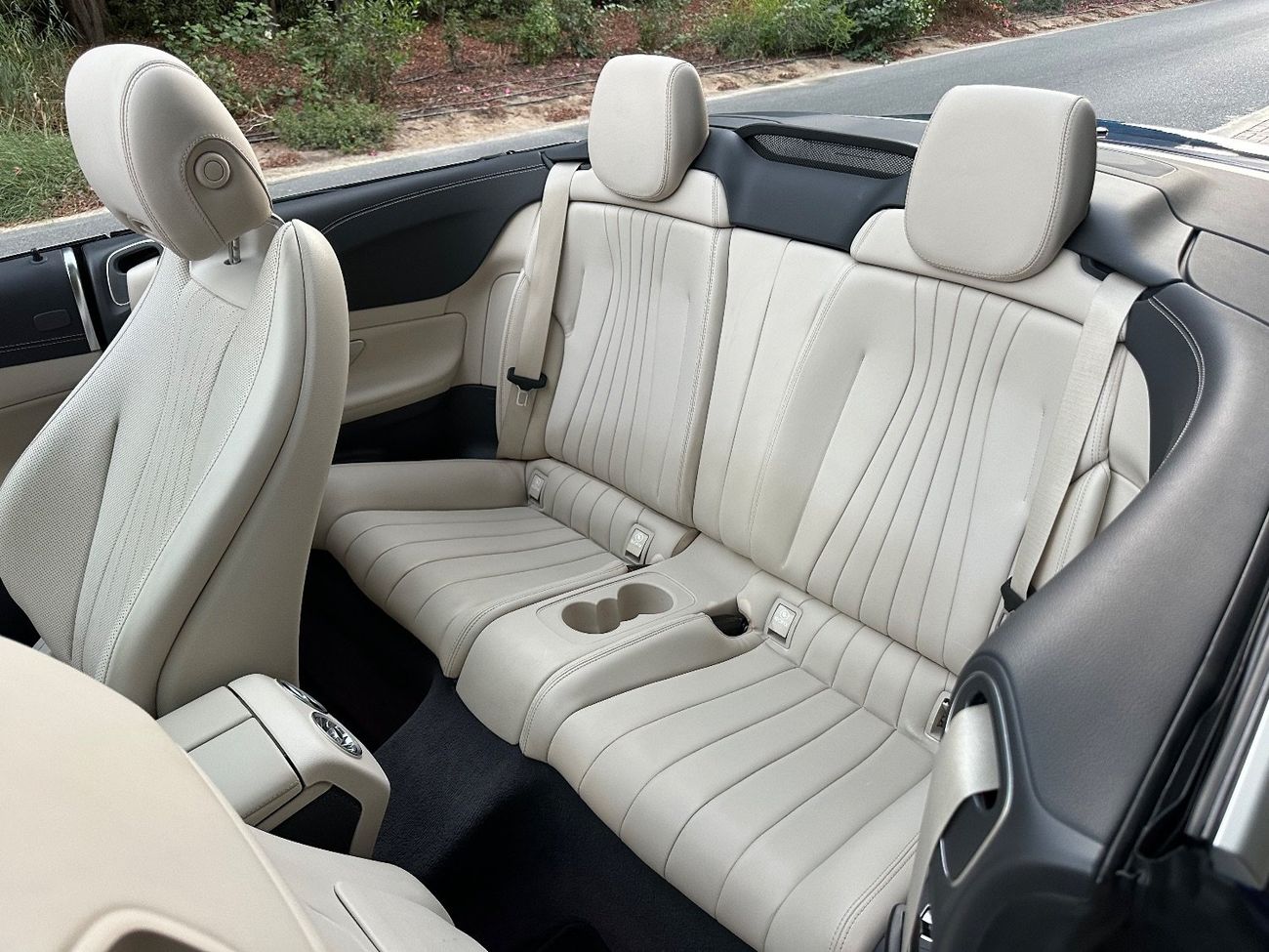 مرسيدس بنز E 450 3.0L V6 | 362 HP | 2023 | Convertible | 28000 KM | Excellent Condition | Full Option