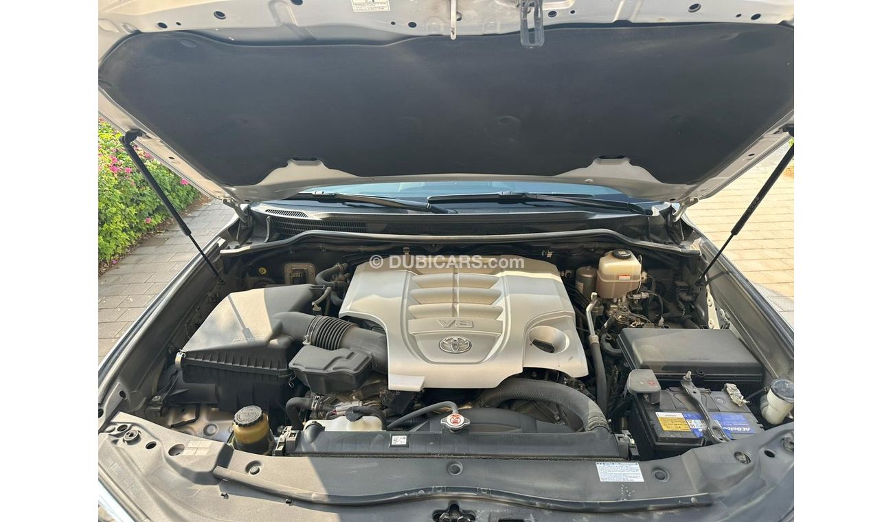 Toyota Land Cruiser VXR TOYOTA LAND CRUISER VX.R 5.7 FULL OPTION