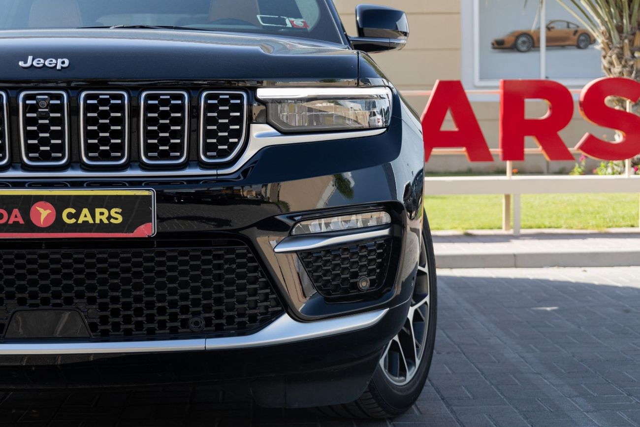 Jeep Grand Cherokee Jeep Grand Cherokee Summit 2023 American Spec under Warranty with Flexible Down-Payment.