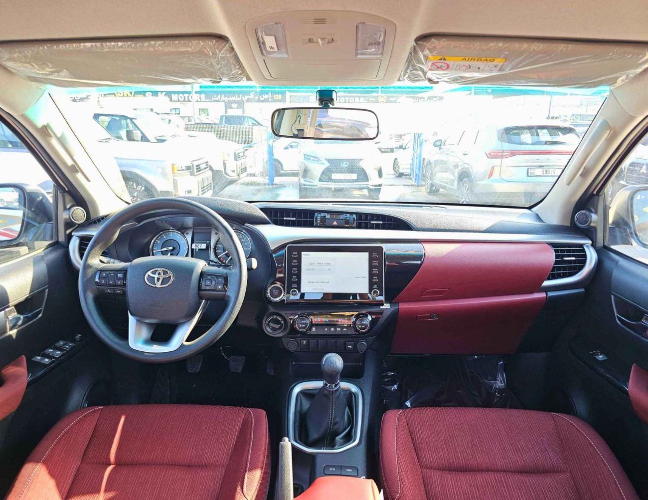 تويوتا هيلوكس SR5 FULL OPTION / M/T / 2.7L V4 PETROL /  DVD REAR CAMERA / 4WD (CODE # SR5)