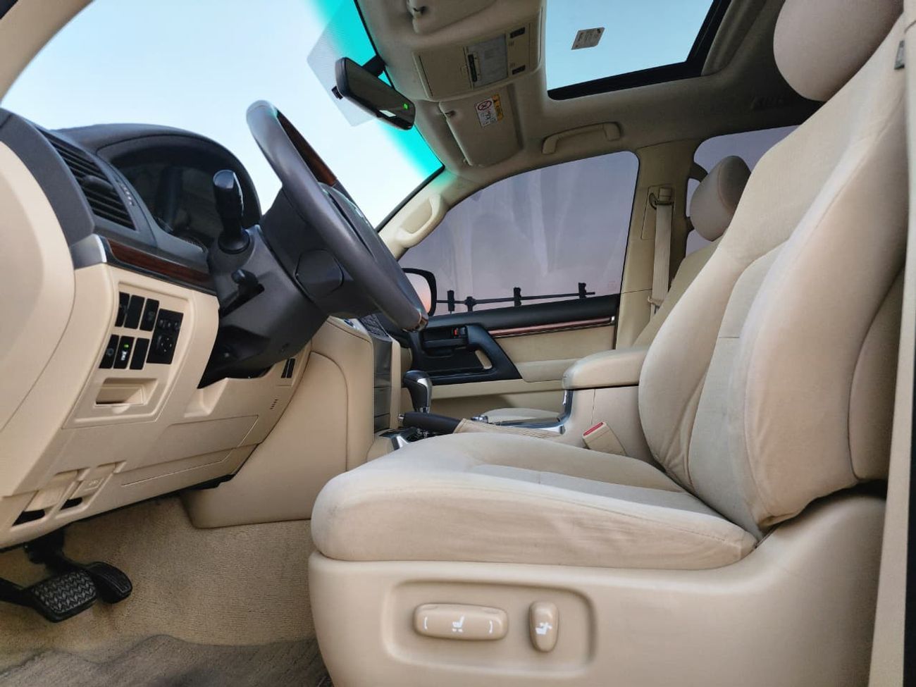 Toyota Land Cruiser GXR .DIESEL FULL OPTION