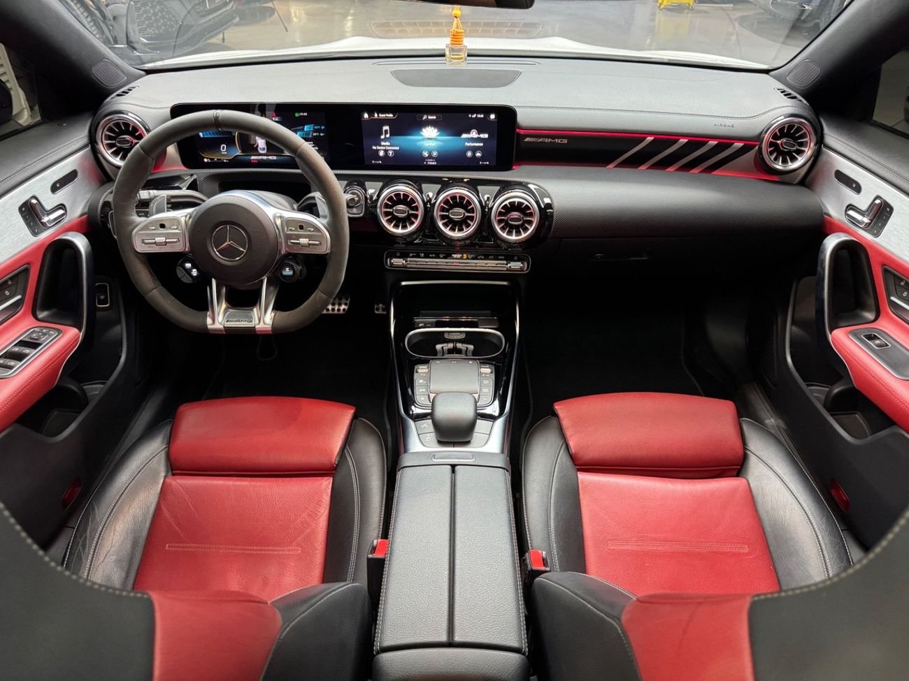 مرسيدس بنز CLA 35 AMG Premium + 2.0L