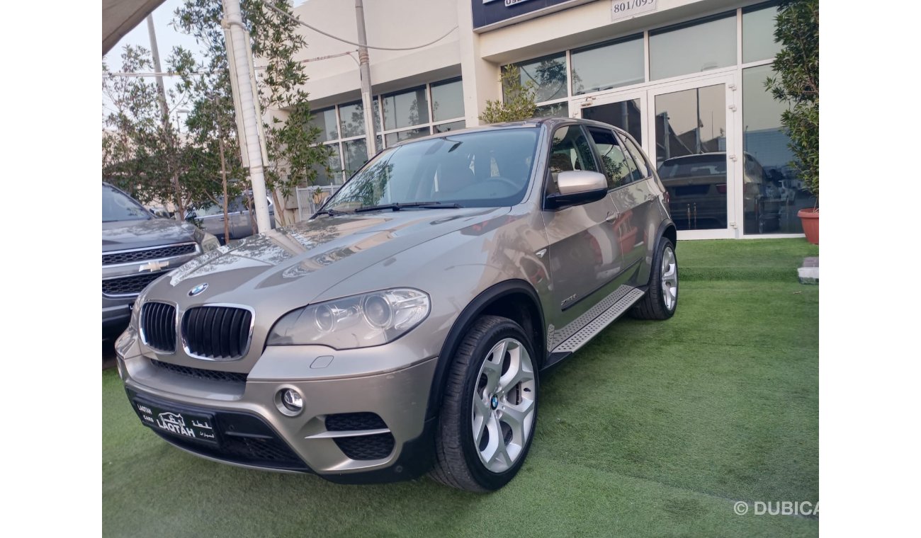 BMW X5 Gulf model 2011, leather panorama, cruise control, sensors, wheels, in excellent condition, you do n