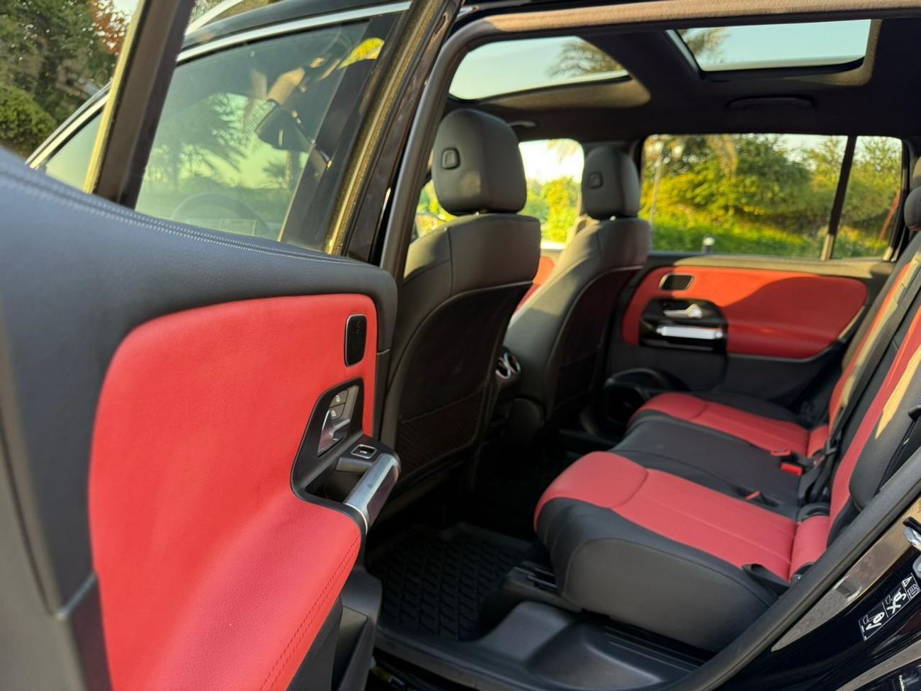 مرسيدس بنز GLB 250 Std 2.0L