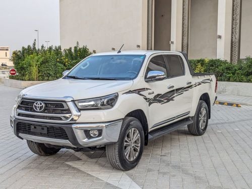 Toyota Hilux Toyota Hilux pickup LHD 2021 white diesel engine 4-cylinder 2.4L