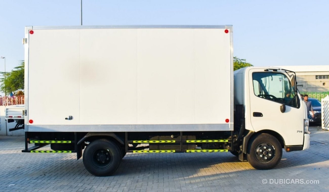 هينو 300 Hino 300, 714 4.2 Ton , DRY CARGO BOX EURO 3