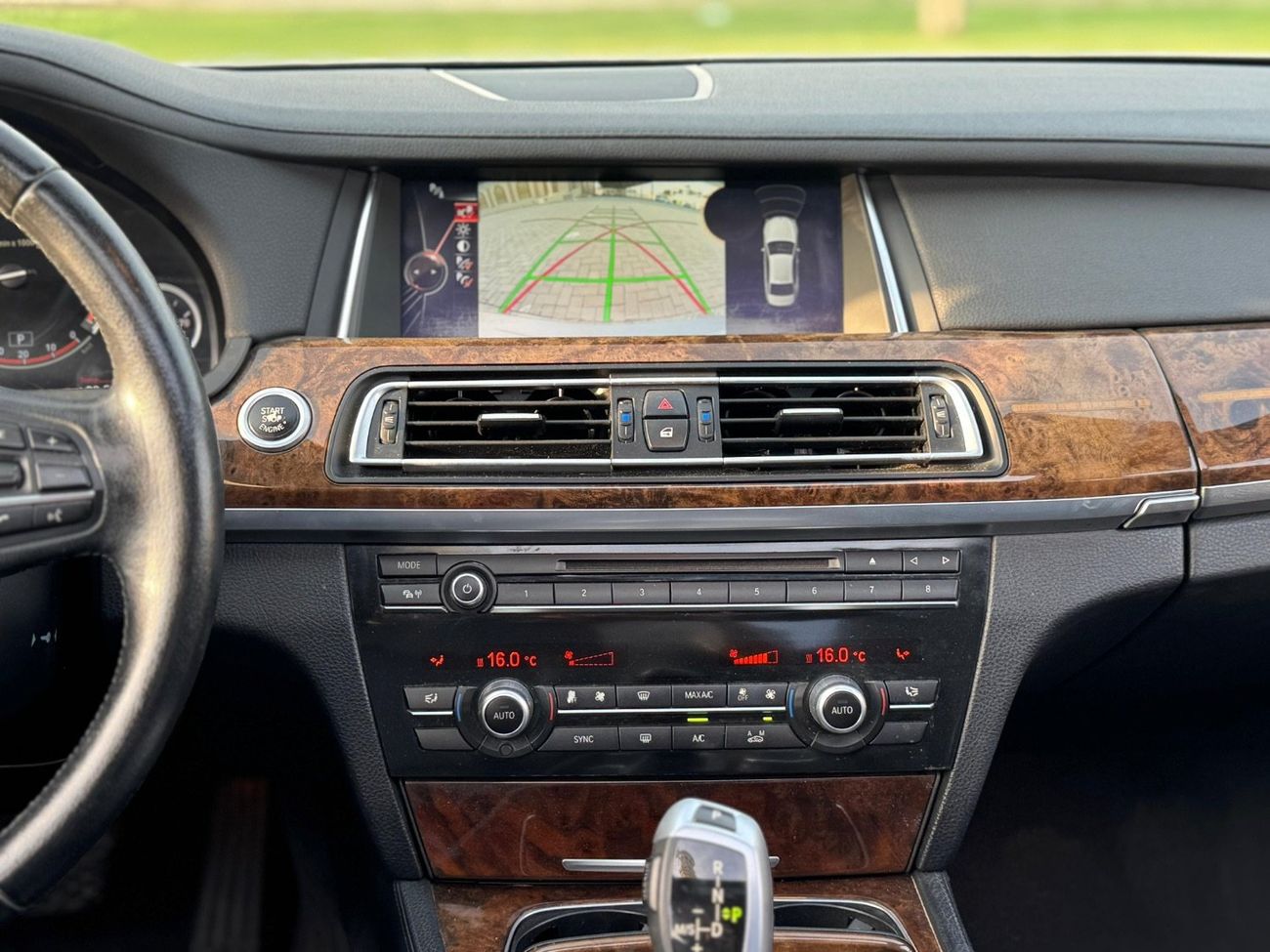 بي أم دبليو 730Li Executive 4.0L (5 Door)