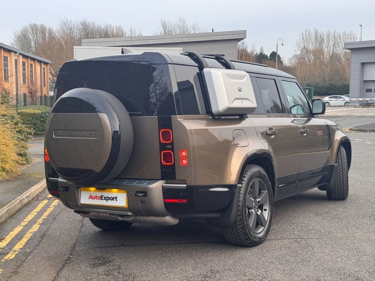 Land Rover Defender 130 D350 Diesel Mild Hybrid X-Dynamic HSE RIGHT HAND DRIVE