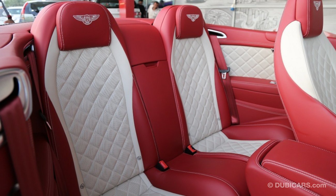 Bentley Continental GTC V8s