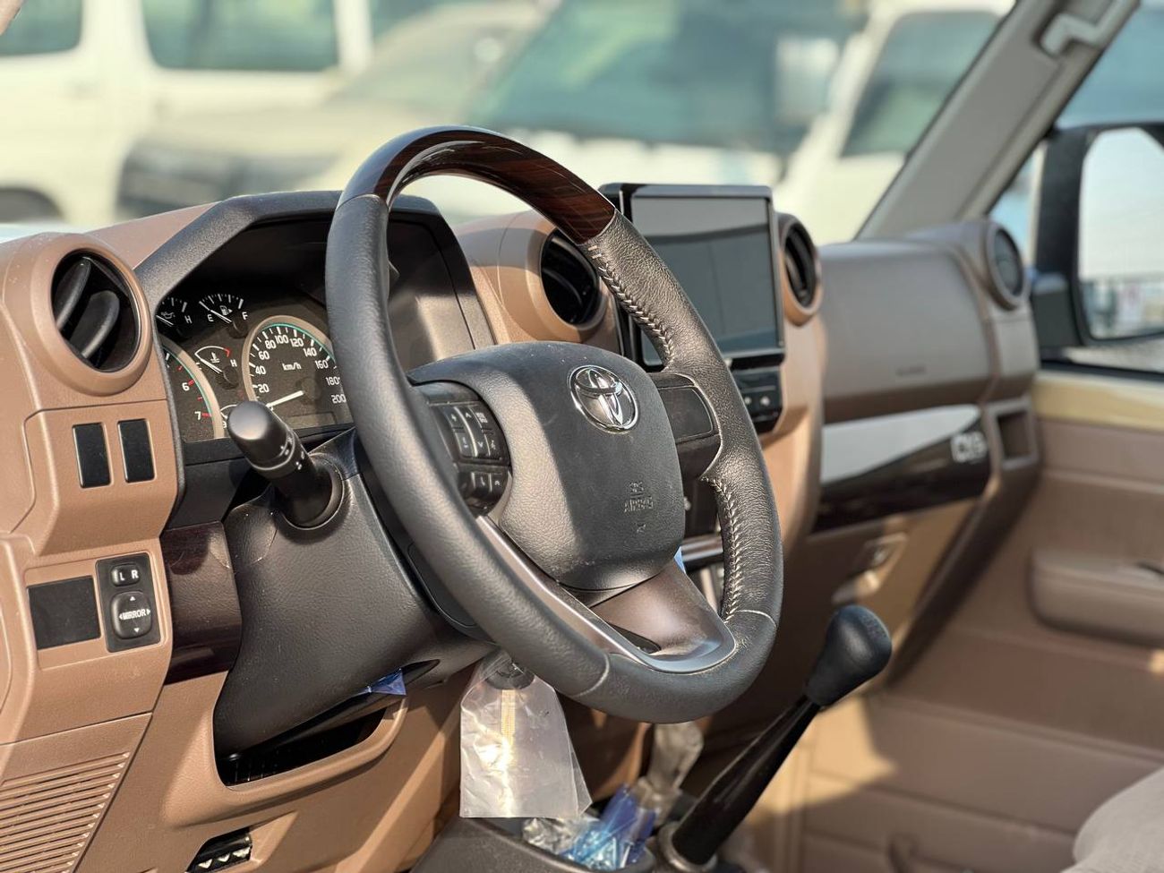 Toyota Land Cruiser 70 LC76 4.0L PTR M/T // 2025 // STD WITH DVD&BACK CAMERA , CRUISE CONTROL // SPECIAL OFFER // BY FORMUL