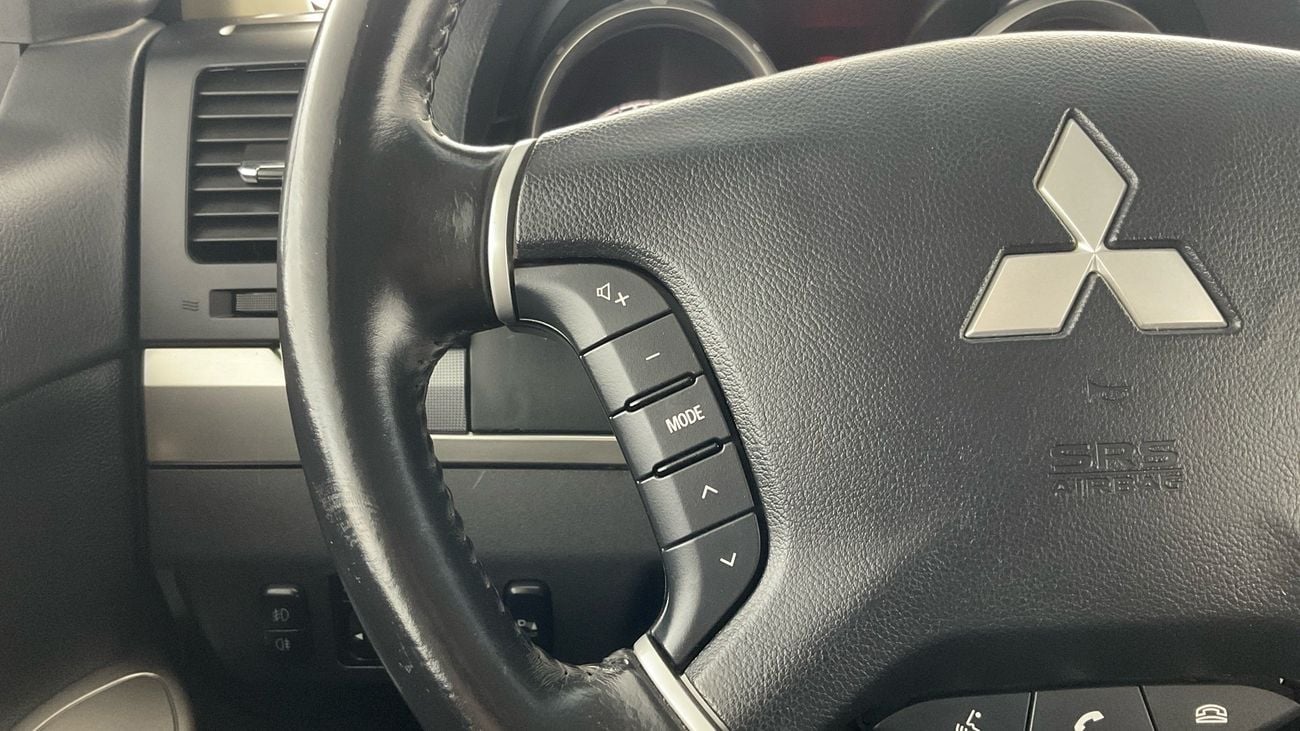 ميتسوبيشي باجيرو GLS Highline | شامل الضمان | 0 ﺪﻔﻋﺓ ﺃﻮﻟﻯ