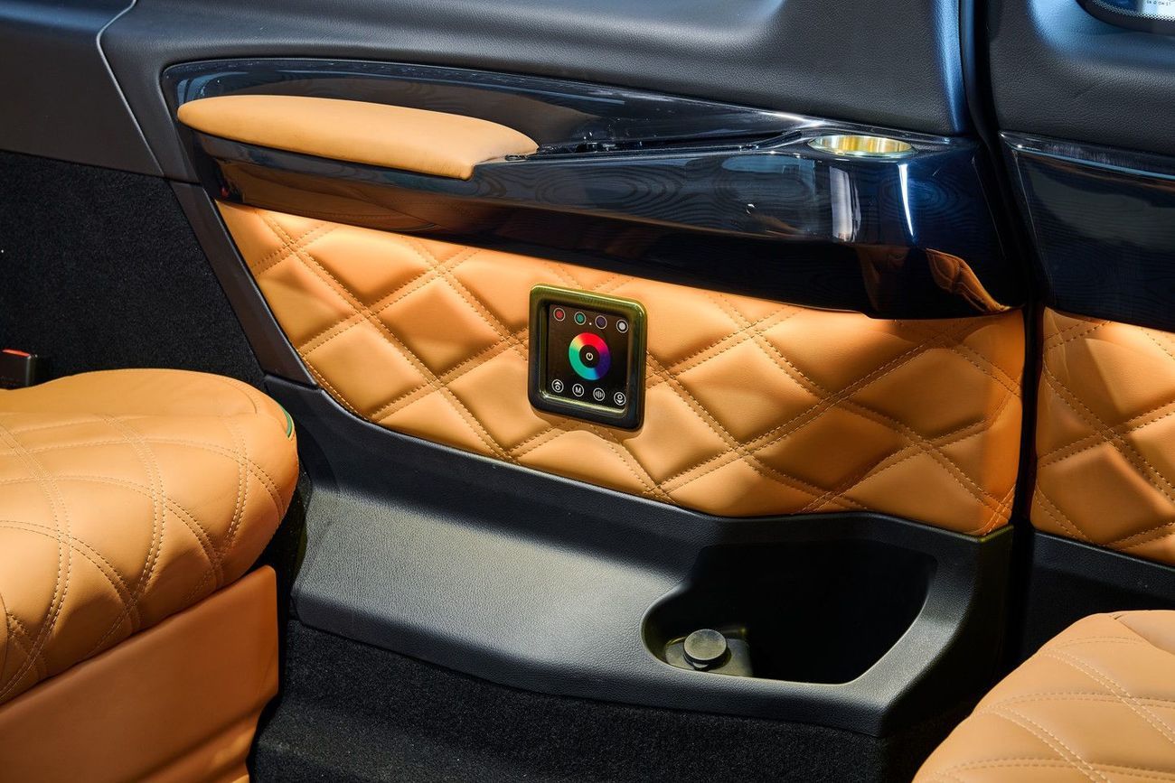 مرسيدس بنز V 300 2026 “L’ENTOURAGE” - Handcrafted by ROYAL CUSTOMS in Dubai (5 Year Warranty)