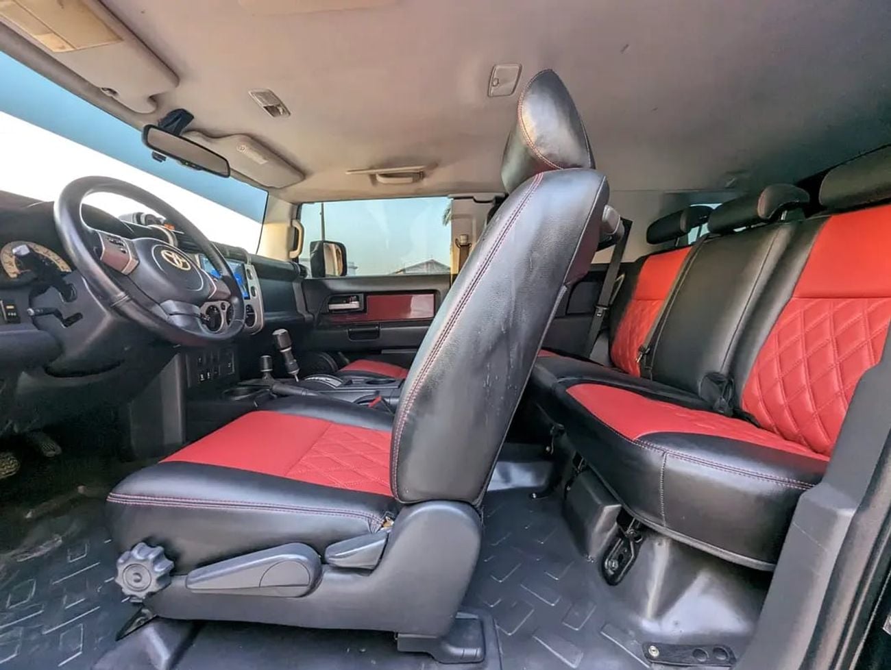 Toyota FJ Cruiser GCC Specs | 4.0L V6 | Off-Road Legend | Excellent Condition