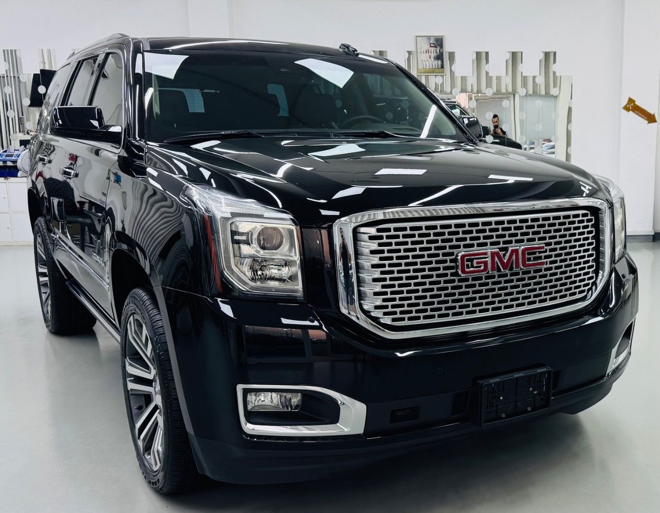 جي أم سي يوكون Denali 6.2L (9 Seater)