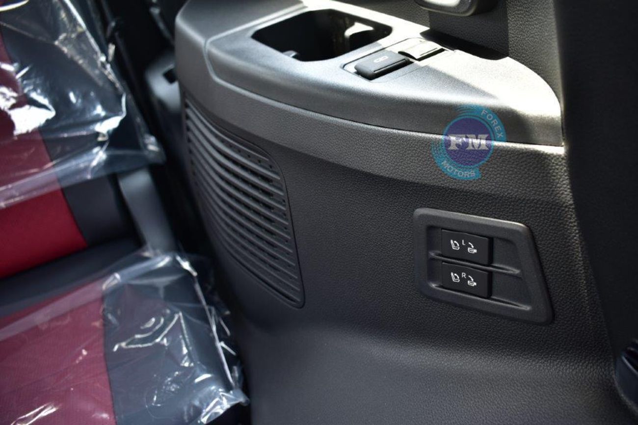 تويوتا لاند كروزر 300 V6 3.5L GR Sport Hybrid 7 Seat Automatic