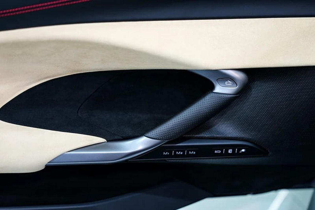 فيراري 296 GTS Standard